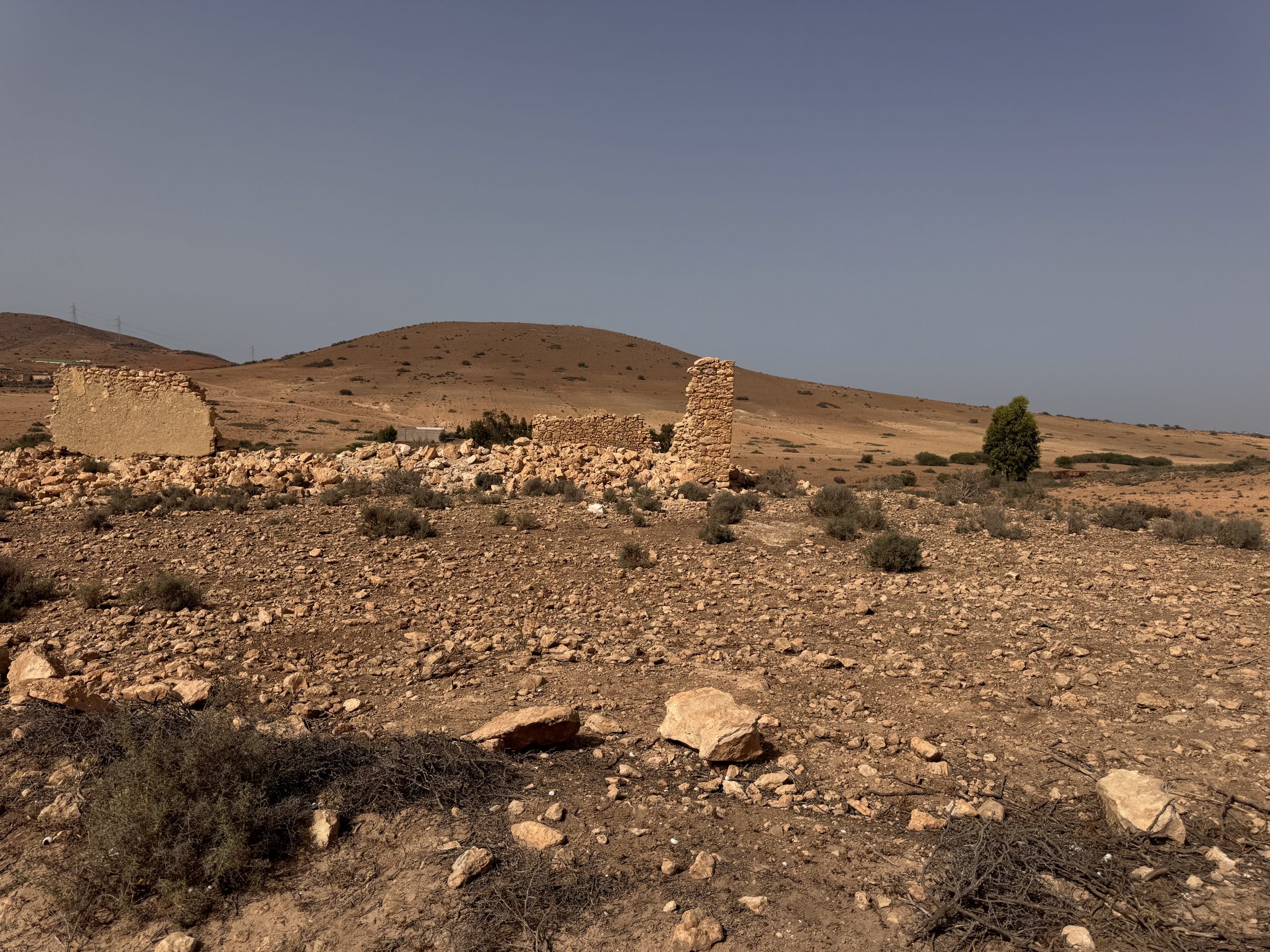 Ruin af et stenhus i Ibouroumen